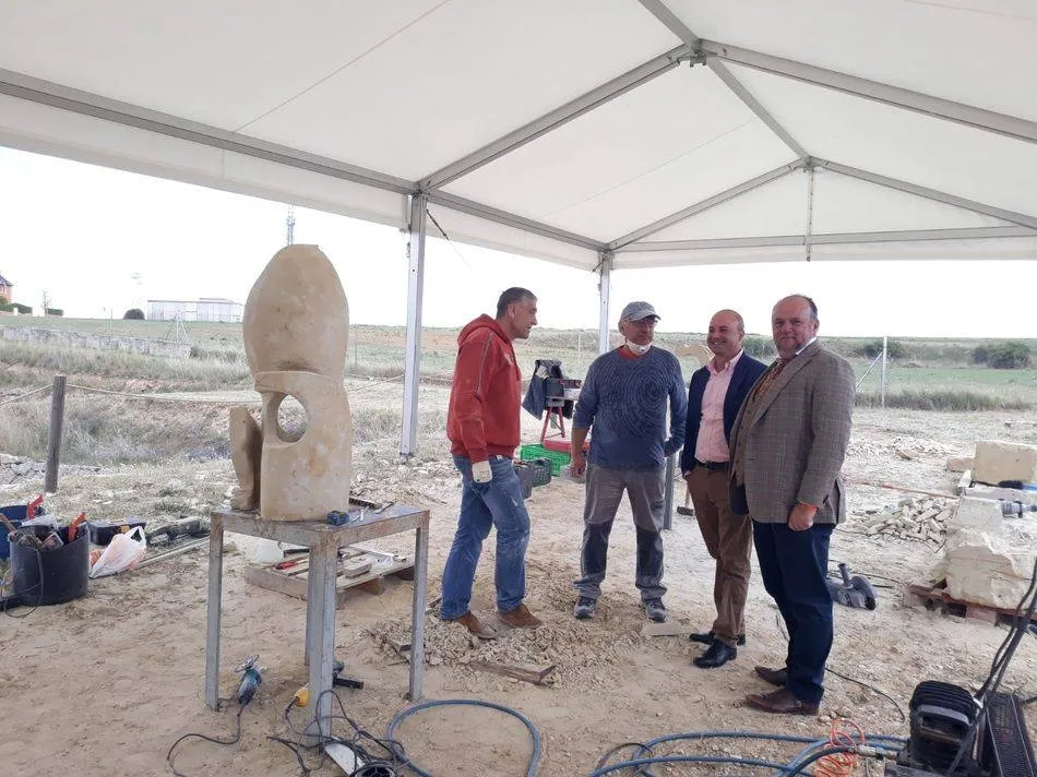José Martín Bravo (a la derecha en la foto) decidirá quién gobierna en Villamayor