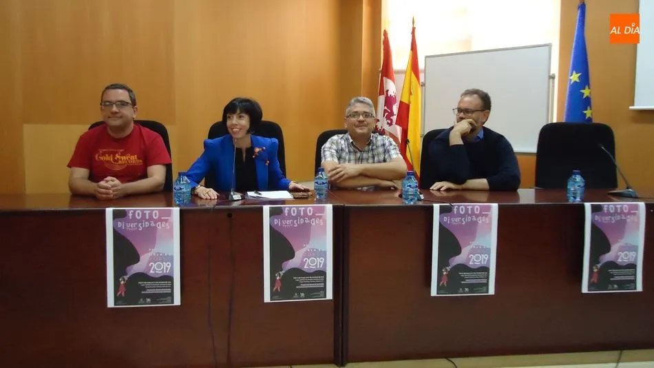 Foto 2 - La Facultad de Ciencias Sociales acoge hasta octubre la sexta exposici&oacute;n colectiva del Proyecto...