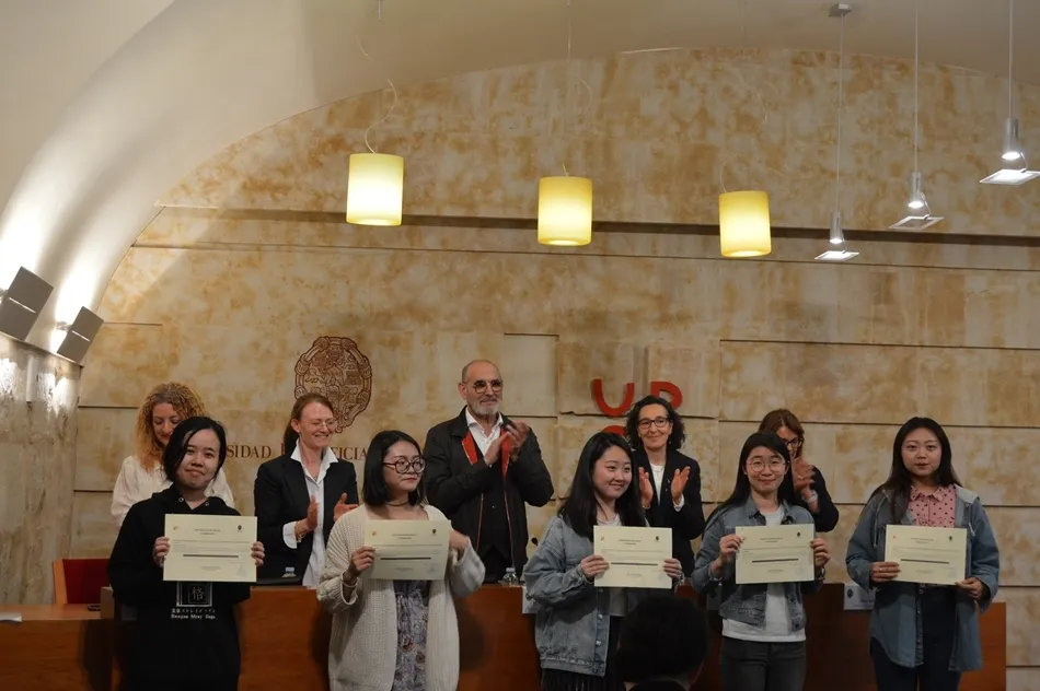 Foto 3 - Concluye la estancia en la UPSA del grupo de alumnos chinos, japoneses y europeos de este curso