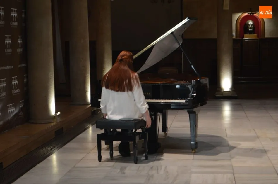Foto 5 - Alumnos de piano del Conservatorio Profesional de M&uacute;sica ofrecen un recital en el Casino  