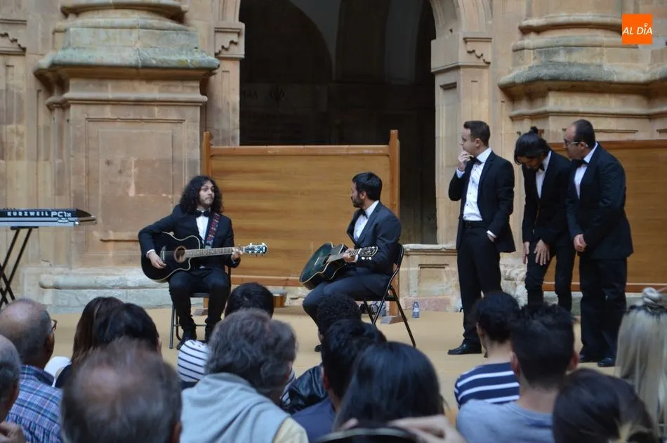  La Máscara presenta Y por último, y no por ellos menos importante… Les Luthiers