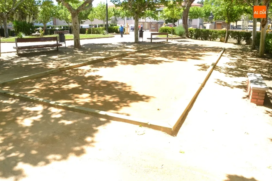 Foto 3 - Definida una pista de petanca en el Parque de La Glorieta  