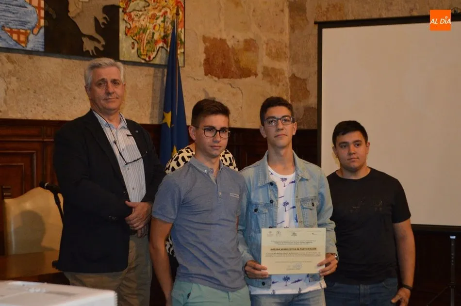 Foto 8 - El Departamento de Geograf&iacute;a de la USAL entrega los premios a los ganadores del IV GeoConcurso...