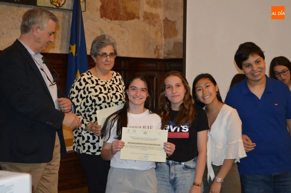 Foto 5 - El Departamento de Geograf&iacute;a de la USAL entrega los premios a los ganadores del IV GeoConcurso...
