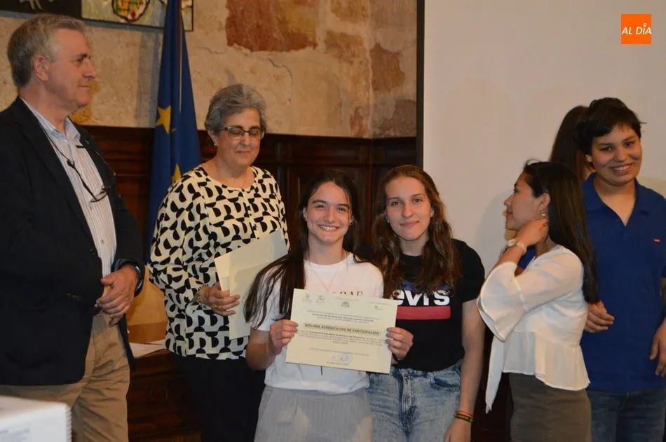 Foto 4 - El Departamento de Geograf&iacute;a de la USAL entrega los premios a los ganadores del IV GeoConcurso...