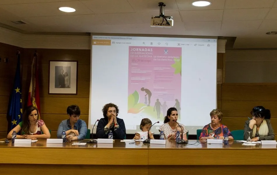 Foto 3 - El Colegio de Enfermer&iacute;a celebra el D&iacute;a Internacional de la Matrona con diversas ponencias  
