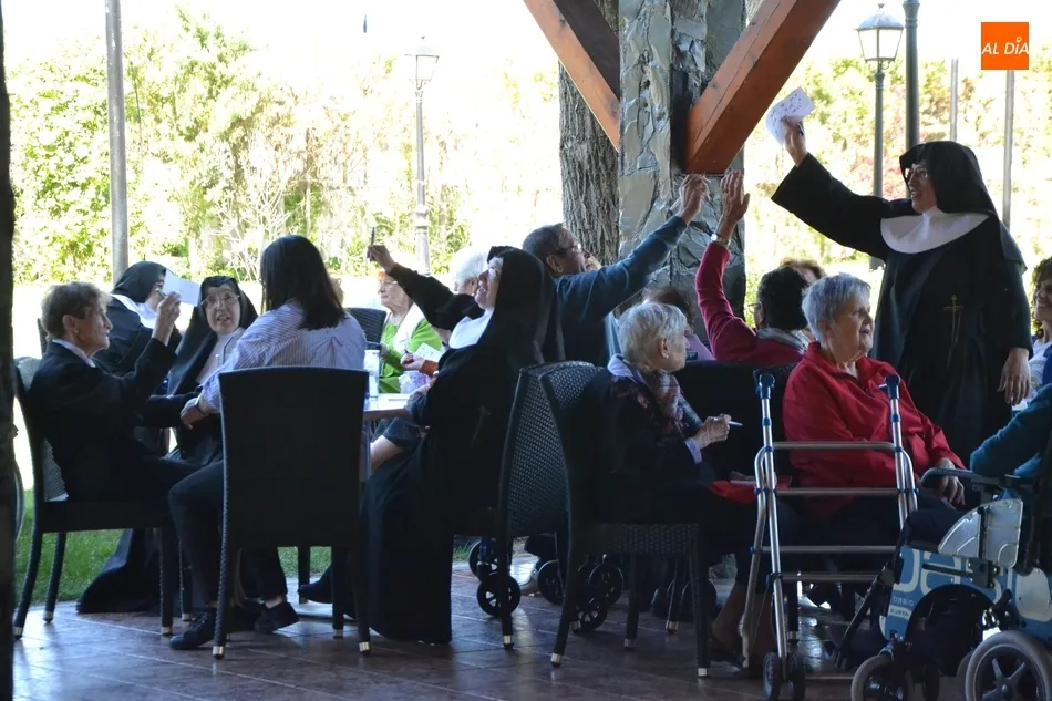 Foto 5 - Los residentes de San Jos&eacute; disfrutan de un d&iacute;a de fiesta en el Hotel Conde Rodrigo II  