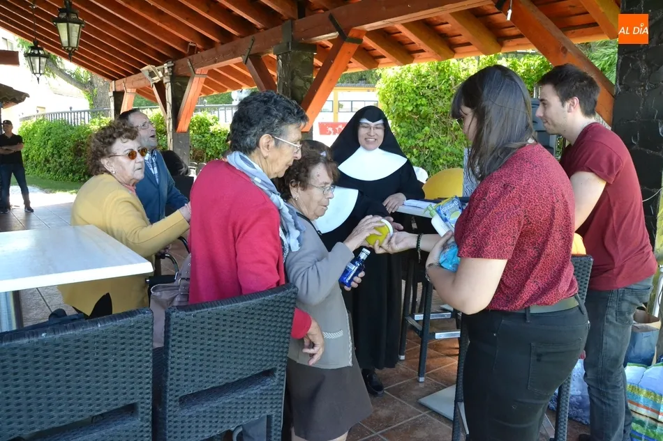 Los residentes de San José disfrutan de un día de fiesta en el Hotel Conde Rodrigo II  