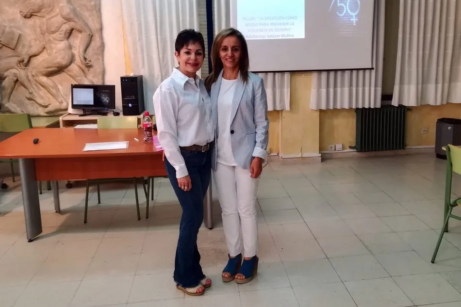 Foto 2 - La Escuela de Padres del IES Ramos del Manzano participa en un taller para prevenir la violencia...