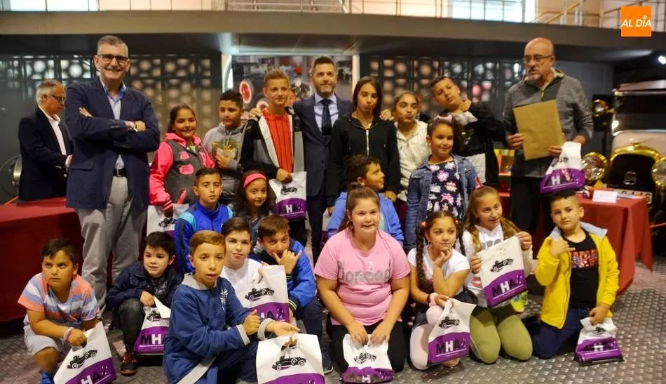 Uno de los grupos de escolares premiados. Foto de Lydia González