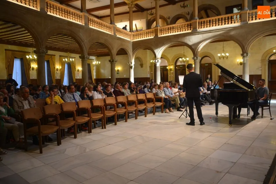 Foto 10 - El Casino acoge un concierto a cargo de los alumnos del Conservatorio Profesional de M&uacute;sica de...