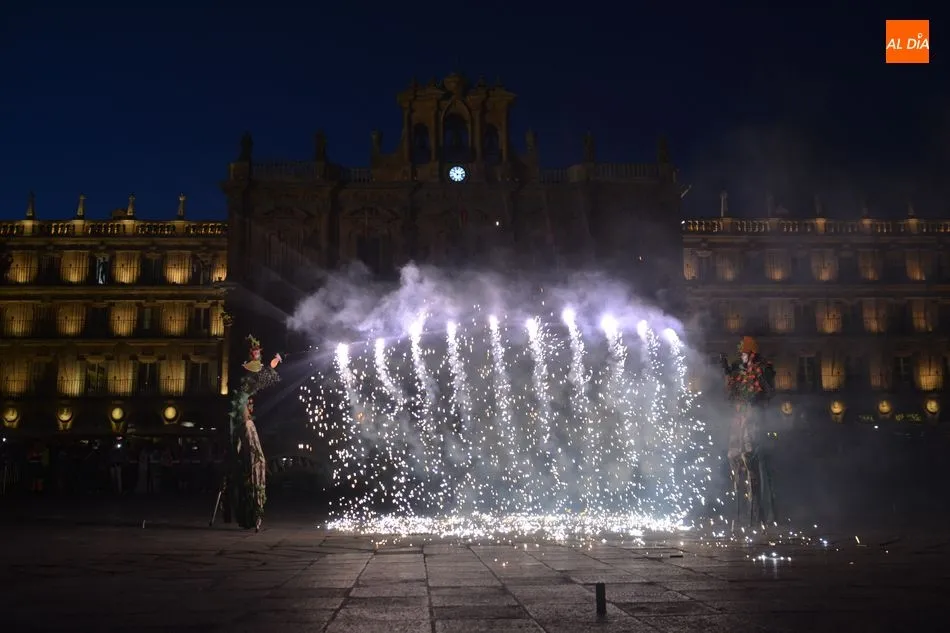 Foto 8 - El Festival Internacional de las Artes de Castilla y Le&oacute;n comienza con un vistoso espect&aacute;culo de...
