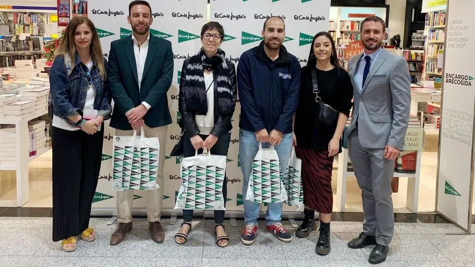 Ganadores y organizadores de este certamen de la UPSA