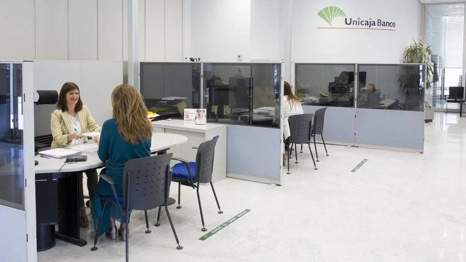 •	Esta campaña se suma a los beneficios ya incluidos en el Servicio Nómina de Unicaja Banco