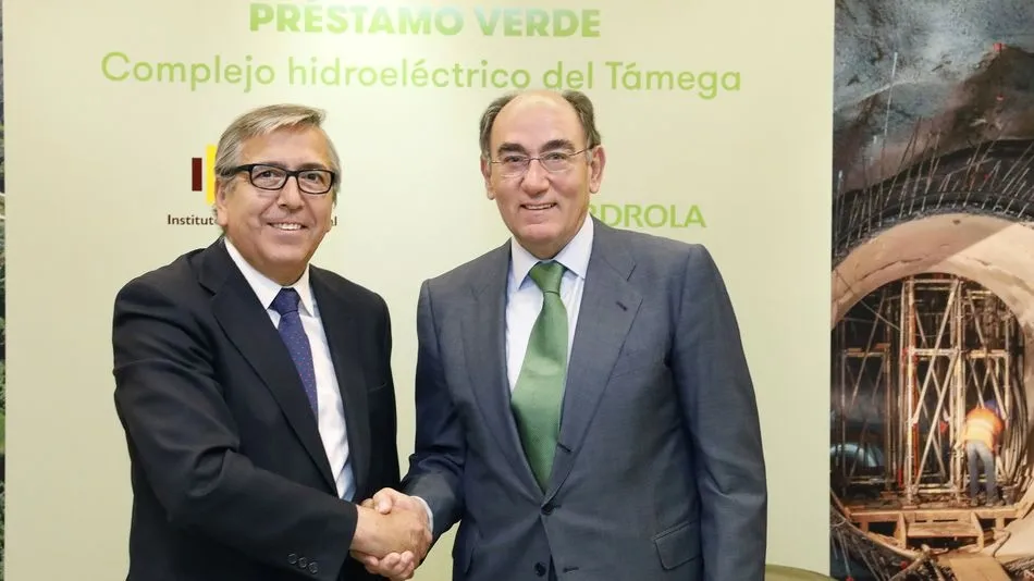 El presidente de la compañía, Ignacio Galán, y el del Instituto, José Carlos García de Quevedo