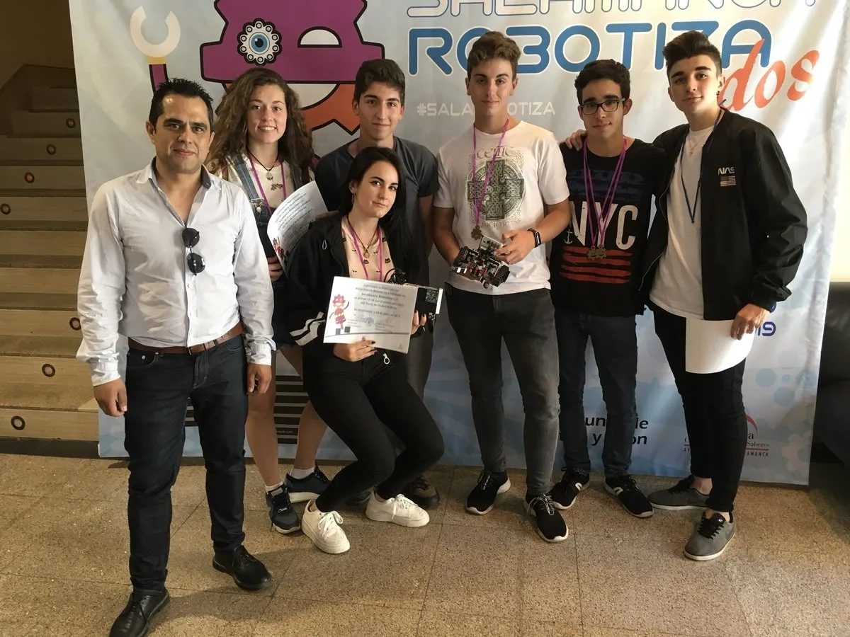 Foto 4 - Alumnos del IES Tierra ganan la modalidad de Secundaria de &lsquo;Salamanca RobotizaDos&rsquo;  