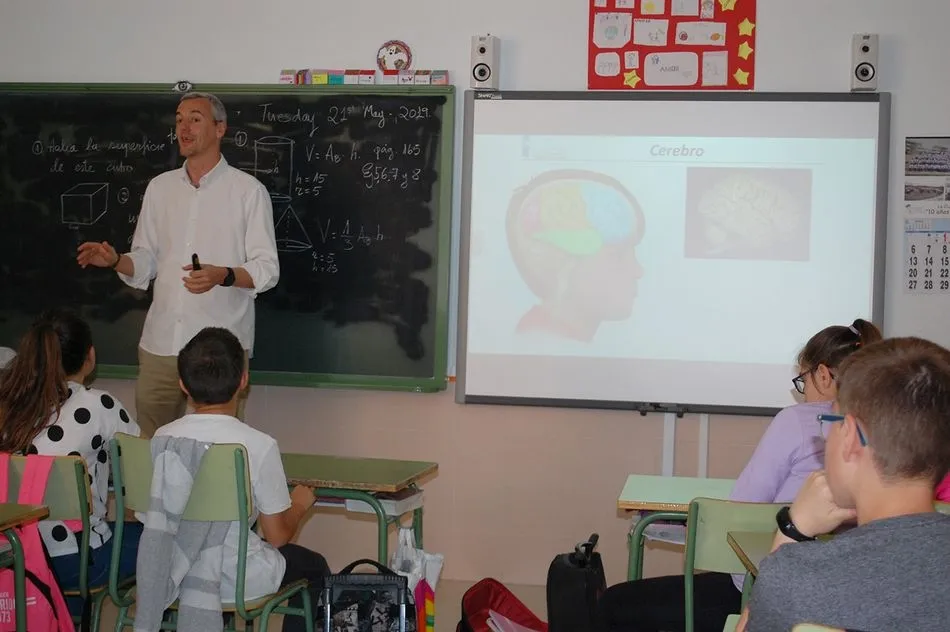 Foto 3 - La ciencia protagoniza las actividades de Ciudad de los Ni&ntilde;os en los colegios de Carbajosa
