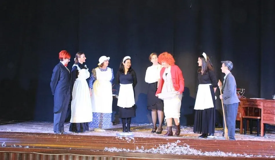 Imagen del grupo de teatro Escolatrio durante una representación. Foto: Colegio Calansanz Salamanca