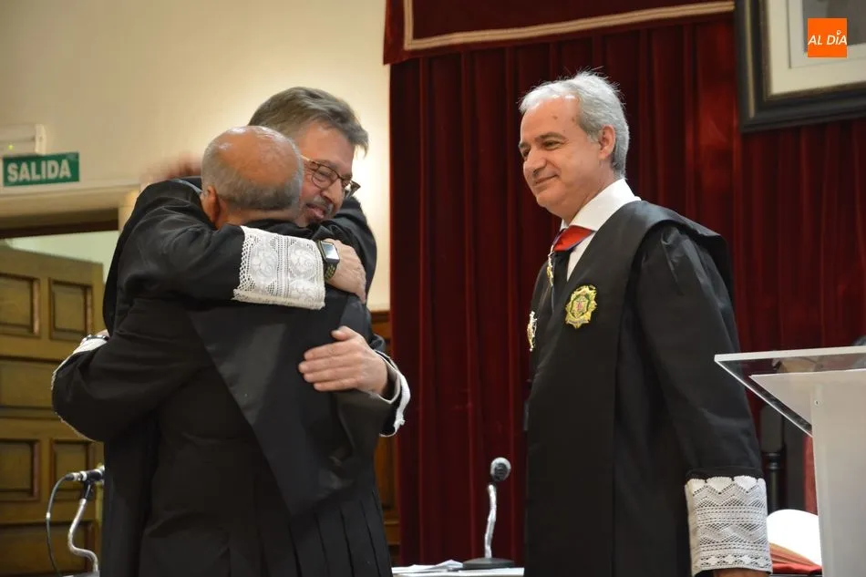 Foto 9 - El Consejo de Colegios Oficiales de Graduados Sociales otorga su m&aacute;ximo galard&oacute;n a Joaqu&iacute;n...