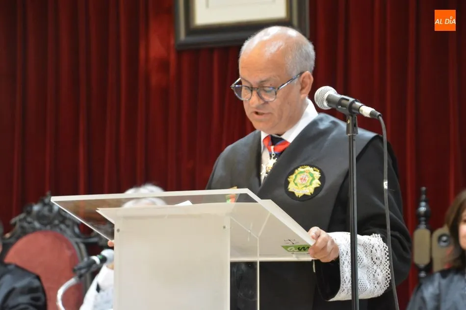 Foto 3 - El Consejo de Colegios Oficiales de Graduados Sociales otorga su m&aacute;ximo galard&oacute;n a Joaqu&iacute;n...