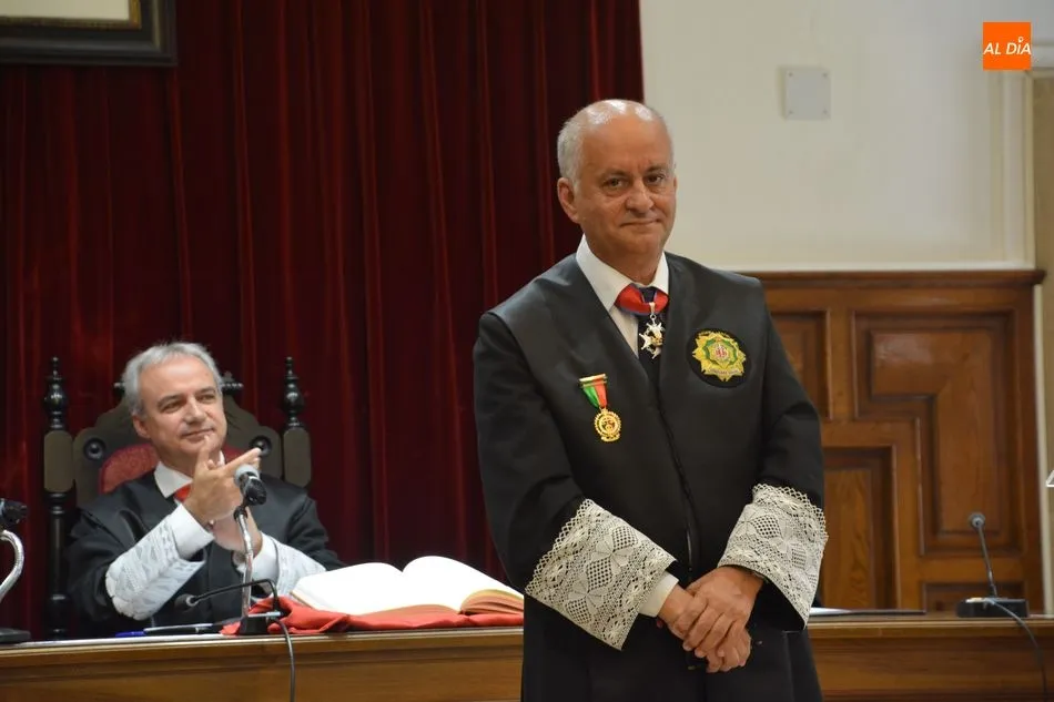 Foto 2 - El Consejo de Colegios Oficiales de Graduados Sociales otorga su m&aacute;ximo galard&oacute;n a Joaqu&iacute;n...