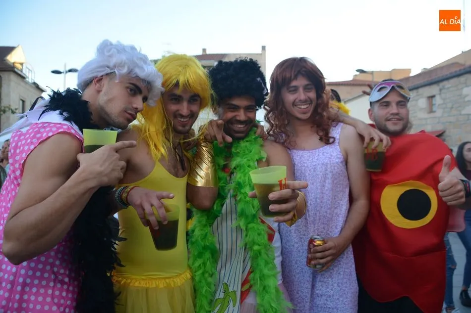 Foto 6 - El preg&oacute;n de los j&oacute;venes de Casjuvi inaugura las fiestas patronales de Villamayor