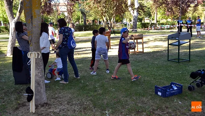 El parque de Los Jardines era el lugar elegido para la celebración de una nueva edición de las Jornadas de Juegos Tradicionales