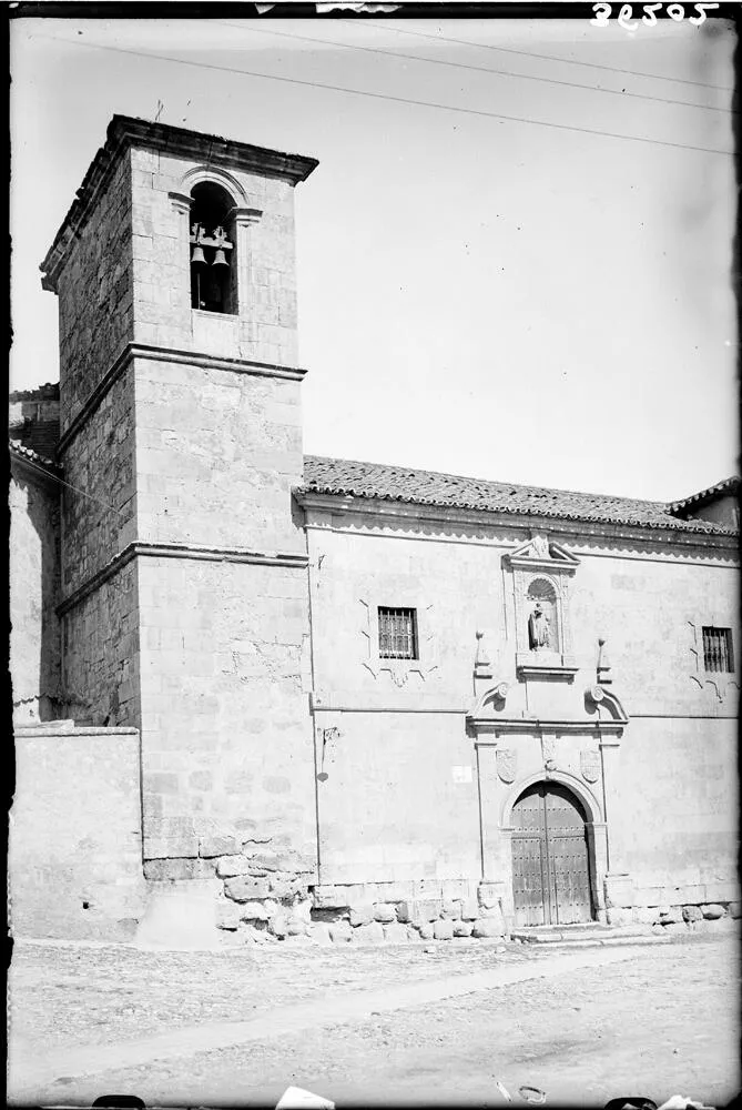 Foto 2 - Iglesia de San Boal y la leyenda de la Marquesa de Almarza