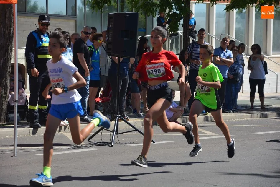 Foto 10 - &Eacute;xito de participaci&oacute;n en la XXII edici&oacute;n del Cross de la Polic&iacute;a Local y la Carrera Infantil