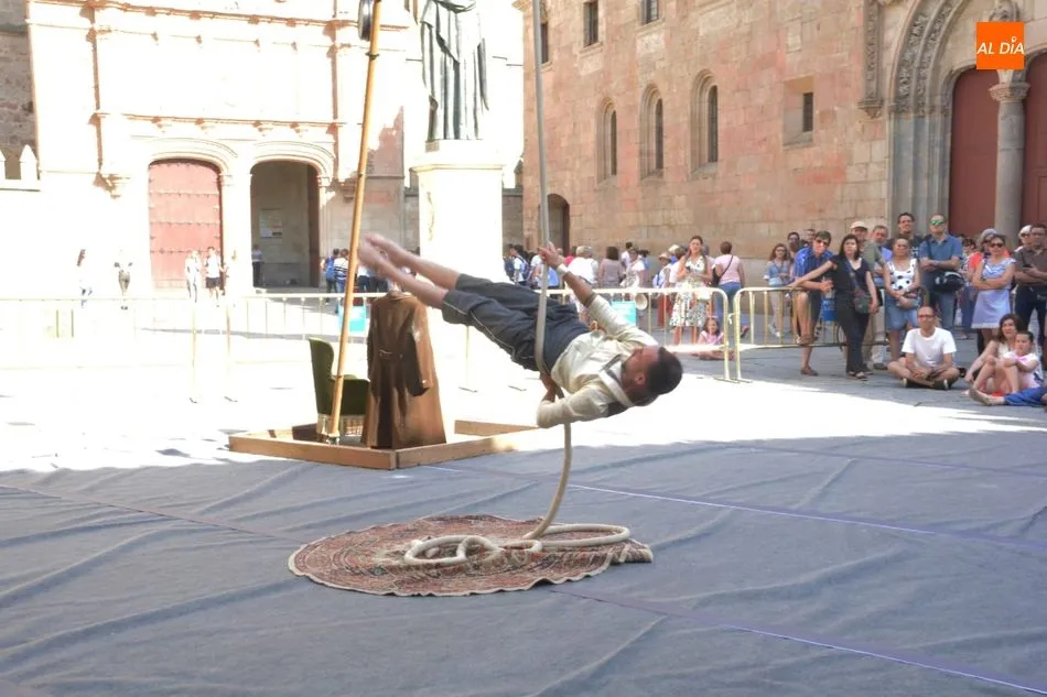 Salamanca se divierte con el humor ‘Más allá del zaguán’