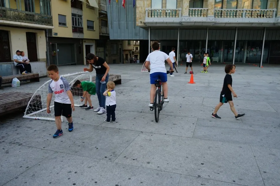 Foto 2 - Comienza la VII Jornada de Deporte Nocturno