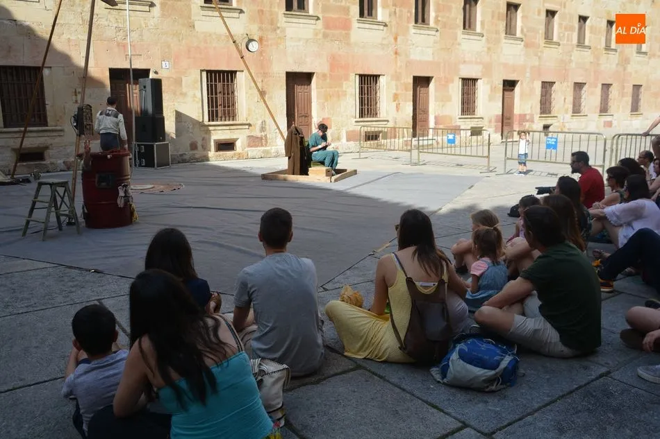 Foto 2 - Salamanca se divierte con el humor &lsquo;M&aacute;s all&aacute; del zagu&aacute;n&rsquo;