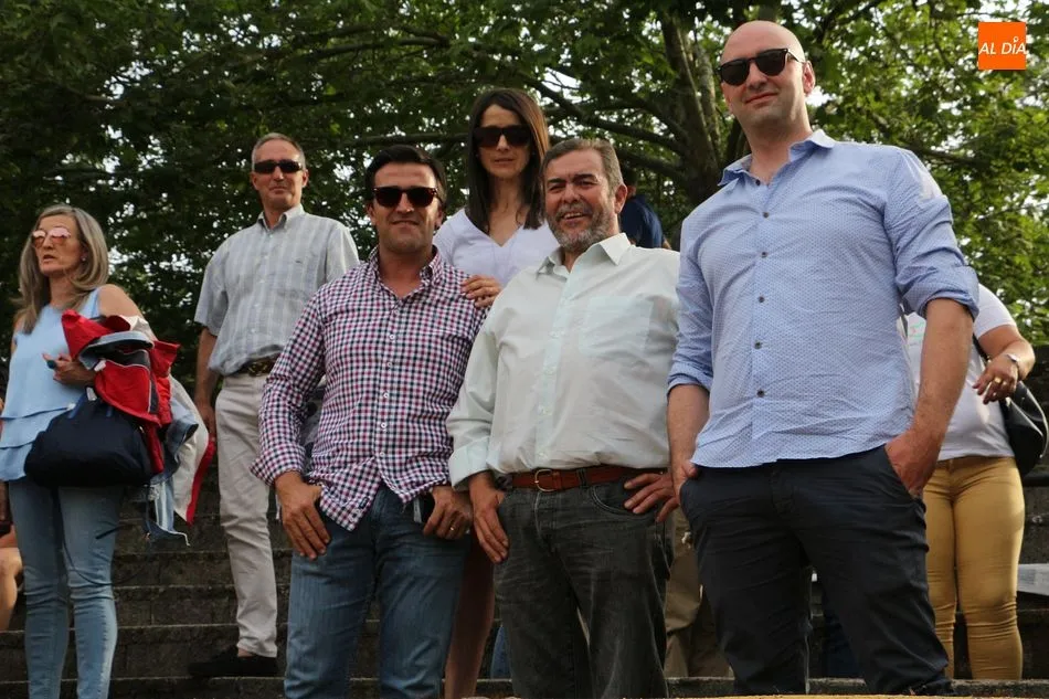 Foto 6 - Todos los novilleros a hombros en la cita de Linares