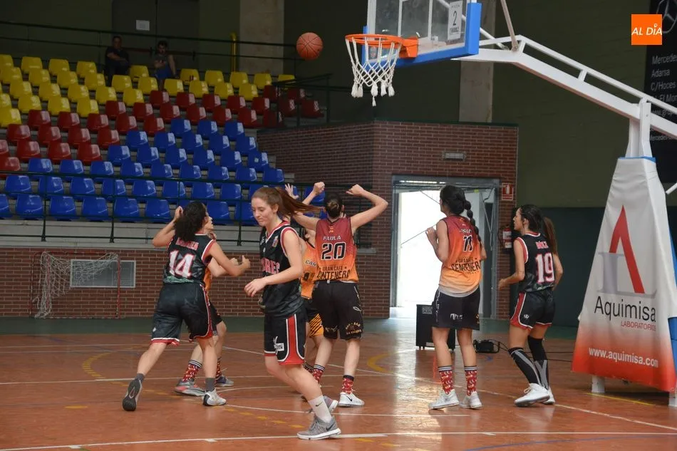 Foto 4 - El Carbajosa se lleva la Final Four por partida doble