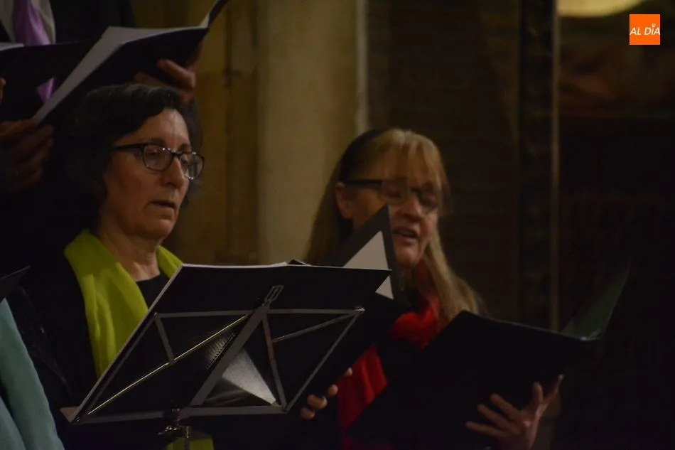 Foto 4 - El&nbsp;Coro de C&aacute;mara de la Escuela Municipal de M&uacute;sica y Danza muestra su talento en la Catedral...
