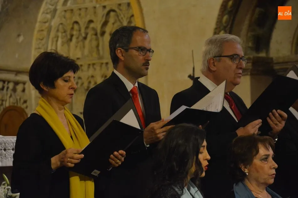 Foto 3 - El&nbsp;Coro de C&aacute;mara de la Escuela Municipal de M&uacute;sica y Danza muestra su talento en la Catedral...