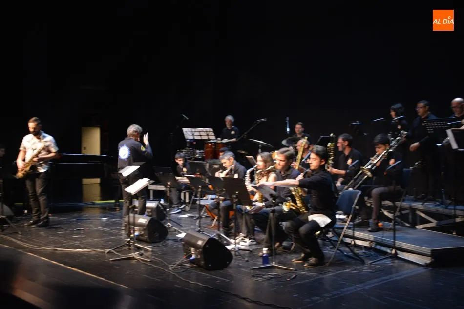 Foto 9 - La Big Band encandila a Salamanca a golpe de jazz