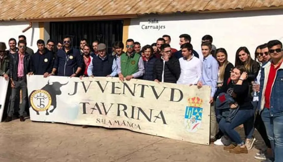 Integrantes de la Asociación Juventud Taurina de Salamanca, en una excursión anterior