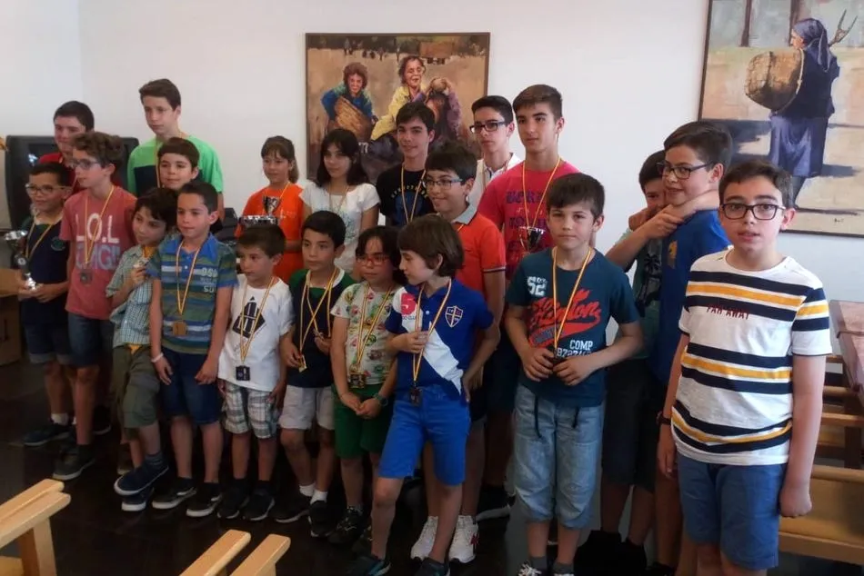 Foto 2 - El equipo infantil de Ajedrez de B&eacute;jar se alza con el t&iacute;tulo de campe&oacute;n provincial de los Juegos ...
