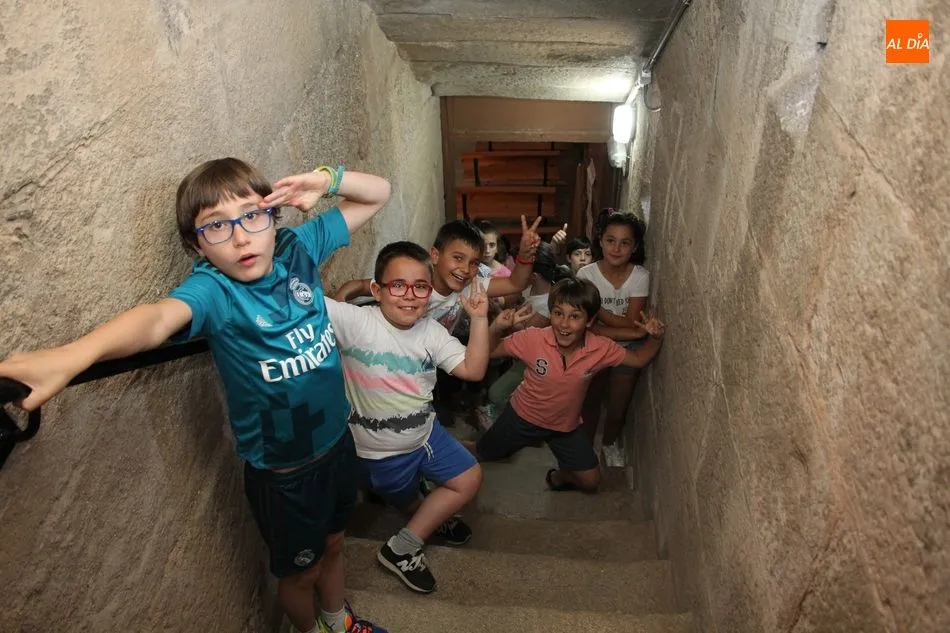 Foto 11 - Alumnos de catequesis de segundo a&ntilde;o visita el Museo de la Torre  