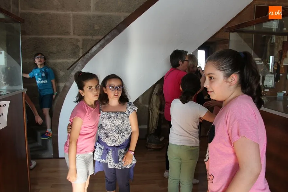 Foto 10 - Alumnos de catequesis de segundo a&ntilde;o visita el Museo de la Torre  