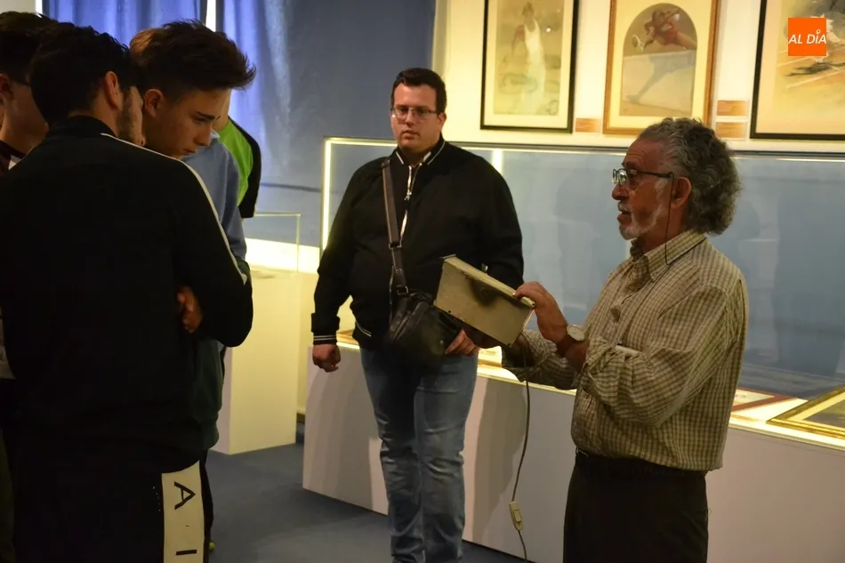 Foto 3 - Jer&oacute;nimo Prieto desvela sus trucos pict&oacute;ricos a los alumnos de Secundaria  