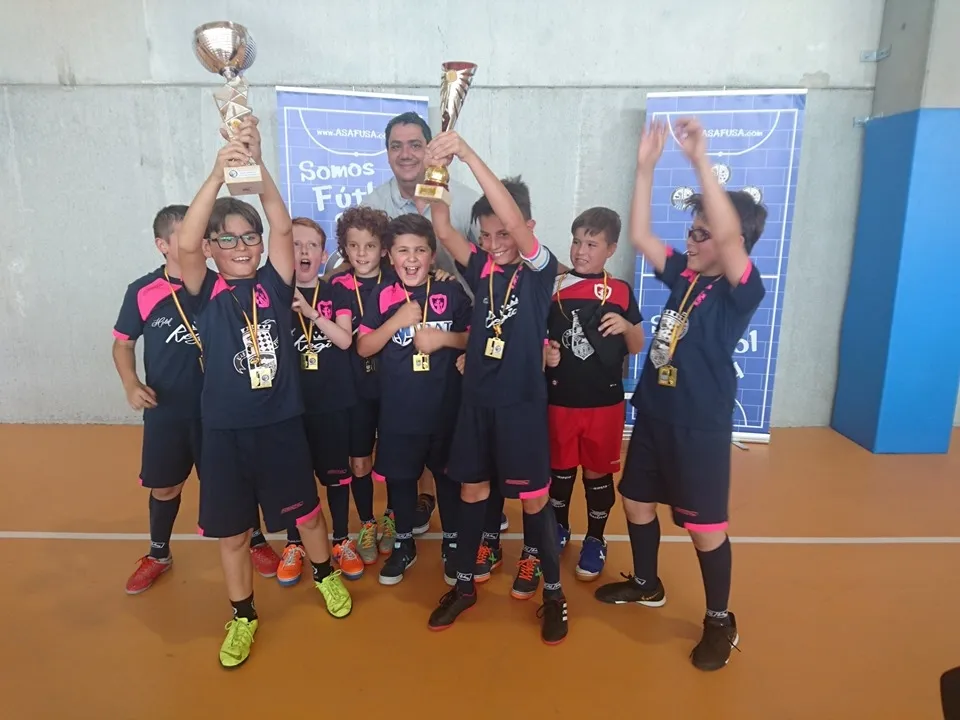 Foto 5 - P&oacute;quer del Salamanca F&uacute;tbol Sala en las Copas Benjam&iacute;n y Alev&iacute;n Asafusa