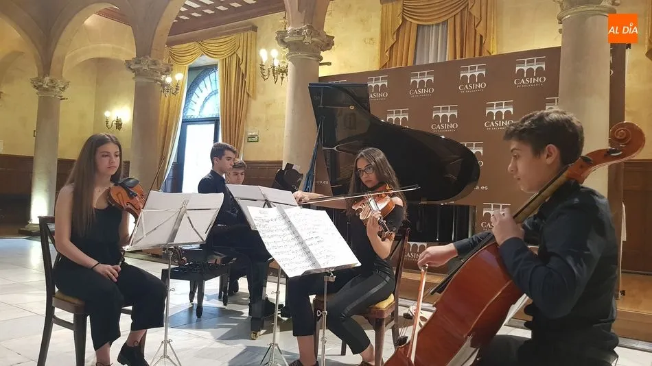 Foto 8 - El Cuarteto Quattro y la violinista Isabel Echarri protagonizan un magn&iacute;fico concierto en el Casino