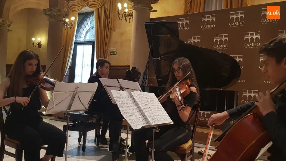 Foto 6 - El Cuarteto Quattro y la violinista Isabel Echarri protagonizan un magn&iacute;fico concierto en el Casino