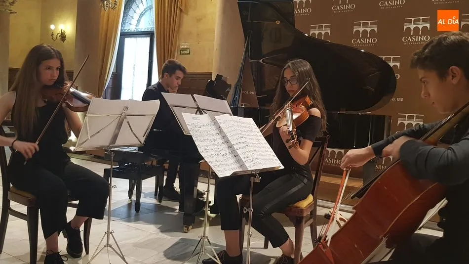 Foto 5 - El Cuarteto Quattro y la violinista Isabel Echarri protagonizan un magn&iacute;fico concierto en el Casino