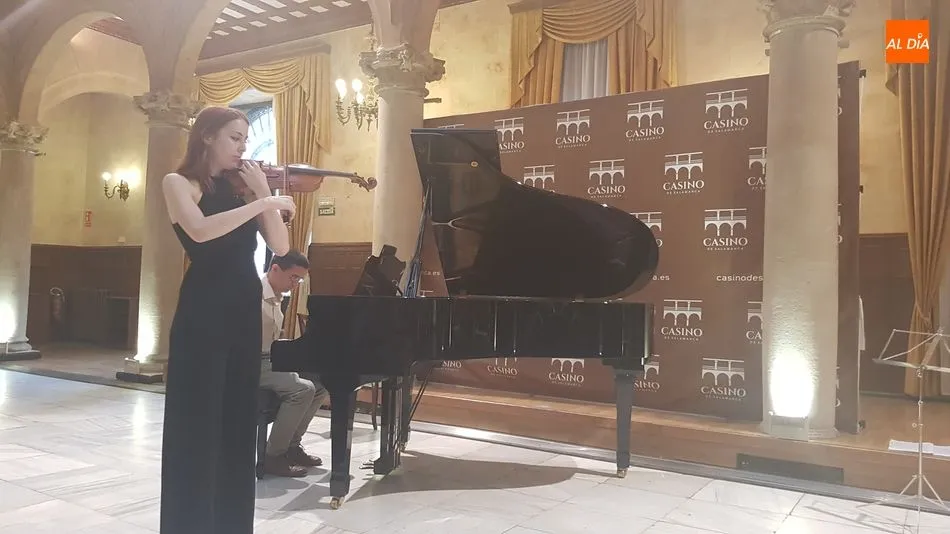 Foto 10 - El Cuarteto Quattro y la violinista Isabel Echarri protagonizan un magn&iacute;fico concierto en el Casino
