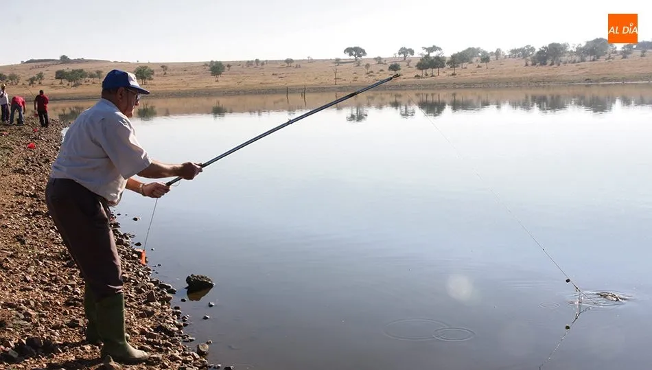 La pesca de cangrejos no requiere de habilidades especiales, ser sigiloso e intentar no ser detectado, es lo más fundamental / FOTOS: CORRAL