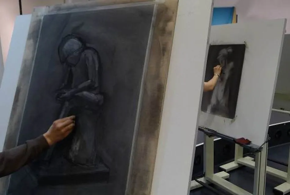 Para este próximo curso, y como novedad, se proponen talleres de dibujo y pintura en horario de mañana