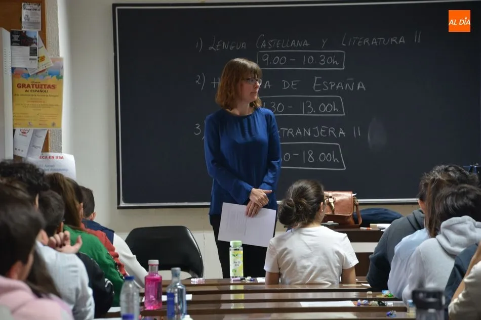 Foto 5 - Nervios e ilusi&oacute;n en el comienzo de la EBAU para 1.402 estudiantes en Salamanca